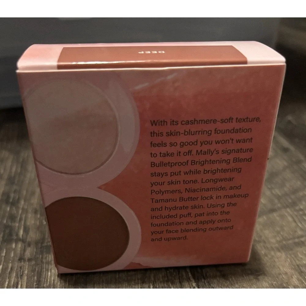 Molly Makeup Powder‎ Foundation Soft As Silk Deep NIB